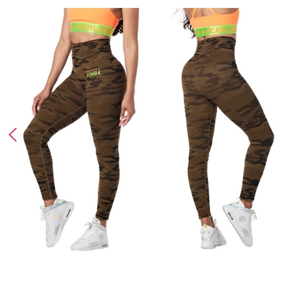 Zumba Fitness Pants - NWT Zumba now seamless ankle leggings M sand